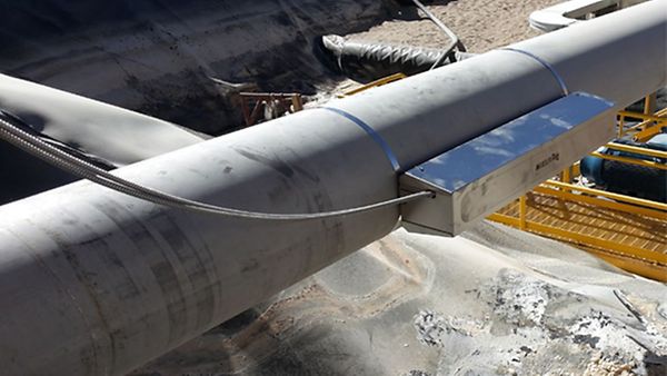 Flow measurement of hydraulic fluid